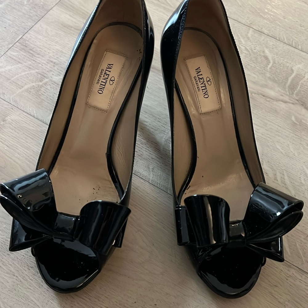 Valentino Size 37